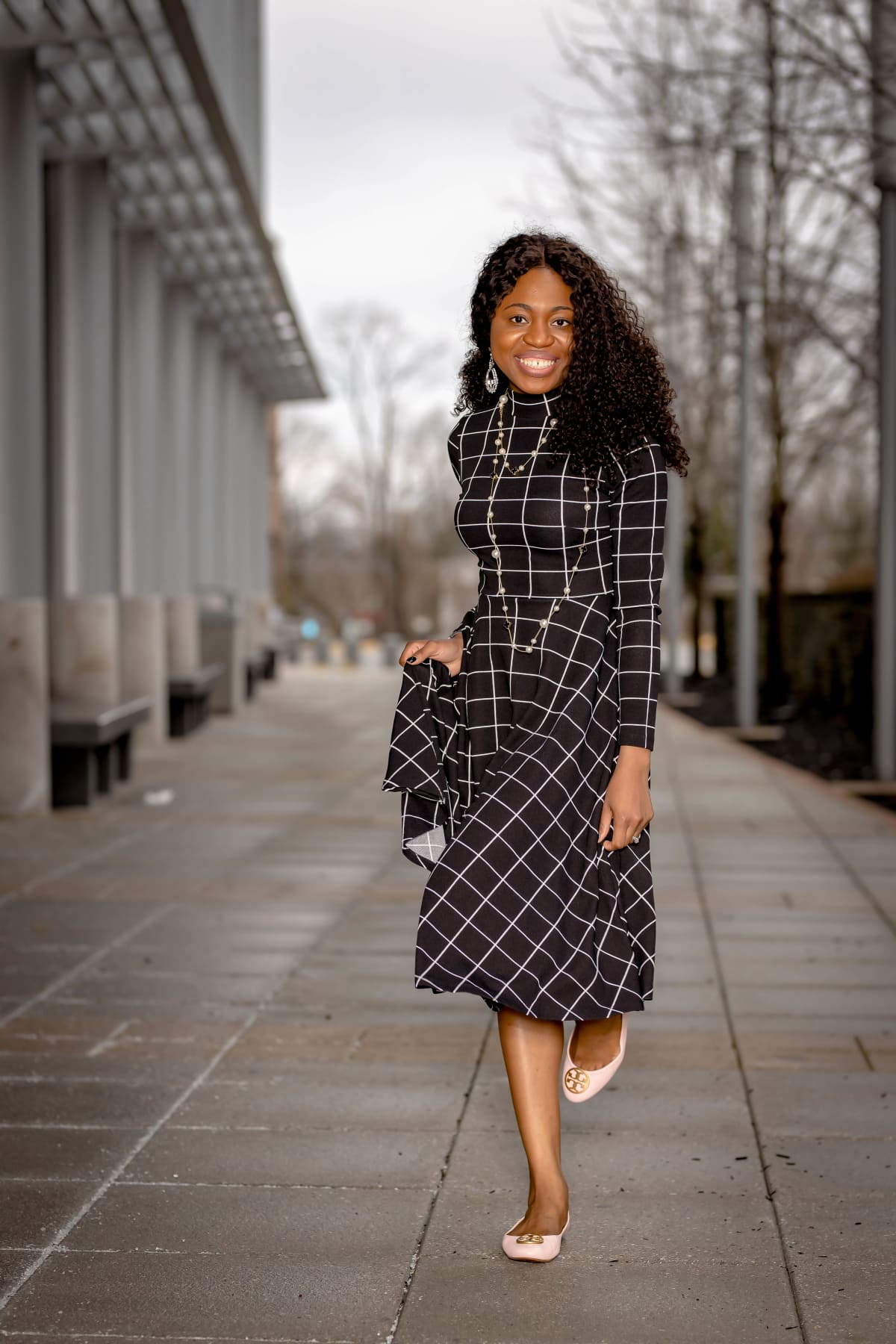 It’s no surprise that this A-line dress is hot on Amazon right now. At a wallet-friendly price under $30, you can rock this plaid dress for a variety of occasions. Think #workwear #collegeoutfits #weddingguestdress #fashionoutfits and more!