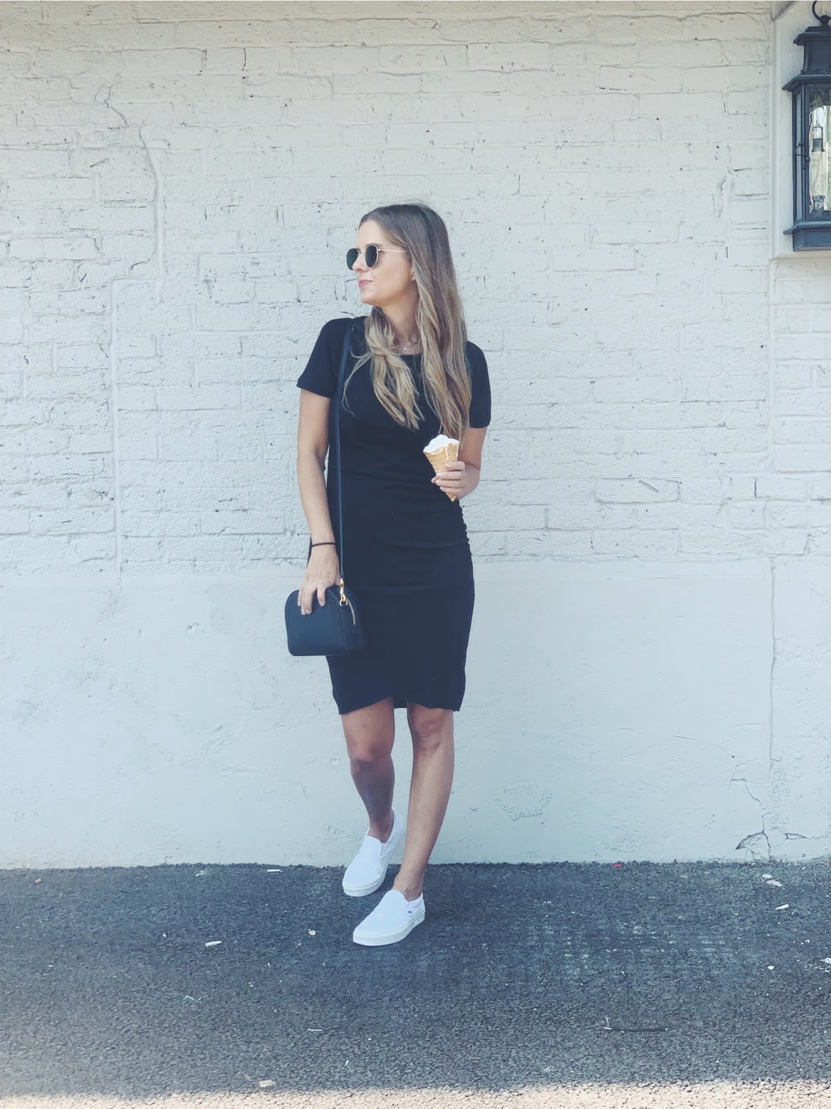 @heyitsnatalie Natalie gave us serious athleisure vibes with her preppy take on this Amazon t-shirt dress. Sunnies, crossbody, and classic sneakers!