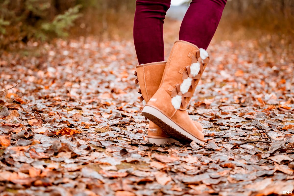 #wintershoes Best Ugg Look Alikes - Splurge vs Save on Ugg boots & Alternatives | What would I do without these boots? These winter boots are they comfy, cozy and fashion plus the price is hard to beat. #uggboots #bearpaw