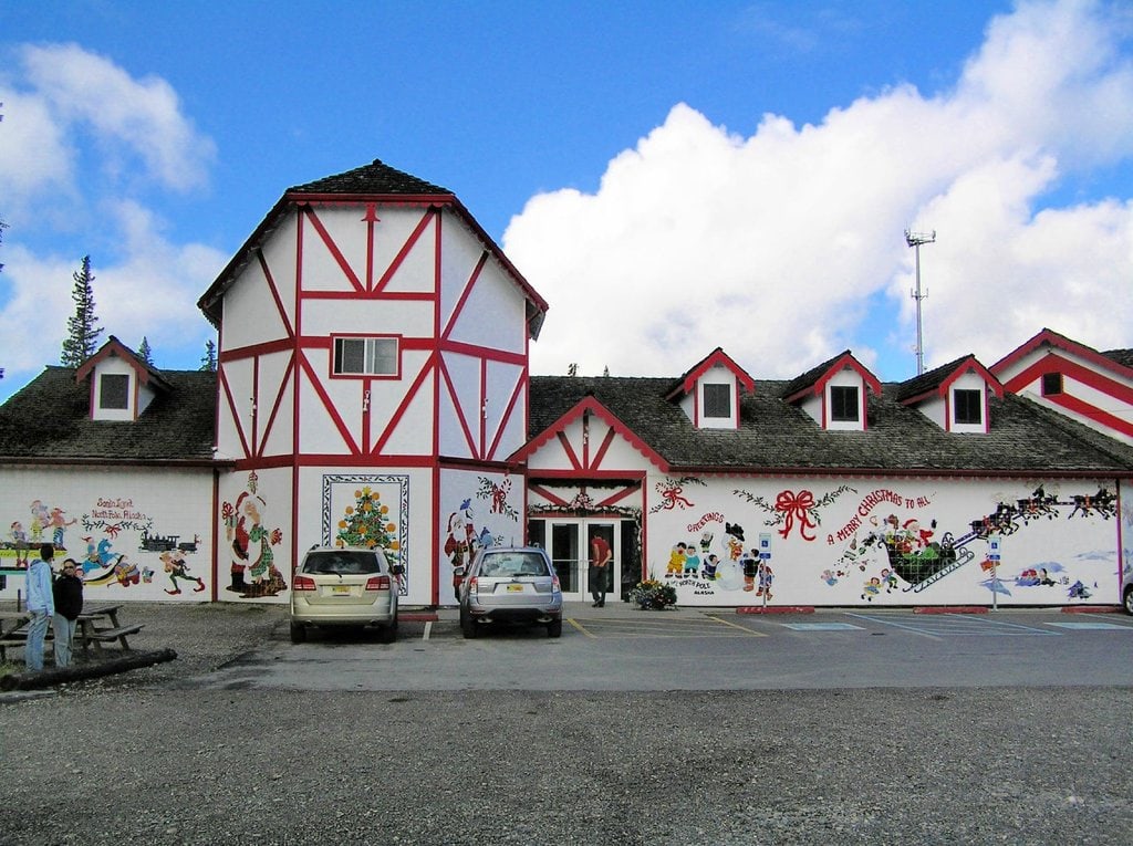 Everything you need to know about the best things to do in Fairbanks, Alaska from visiting Pioneer Park, the best time to see the Midnight Sun, the Northern Lights (aurora borealis), the Museum of the North, Santa Claus House, Running Reindeer Ranch and the best places to stay from Wedgewood Resort to Pike's Landing hotel. Santa Claus House.