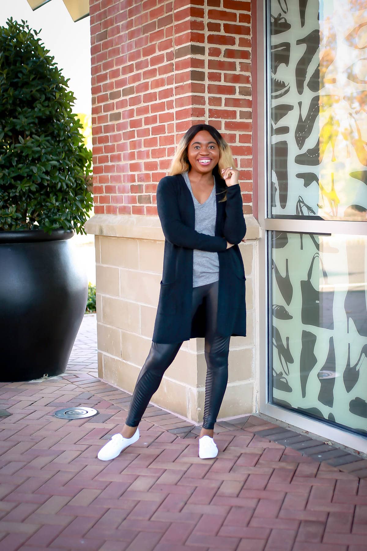 Before you hit the check out button, read this Spanx faux leather leggings review first. This is everything you need to know about this moto leggings and if it truly is one of the best Nordstrom leggings?