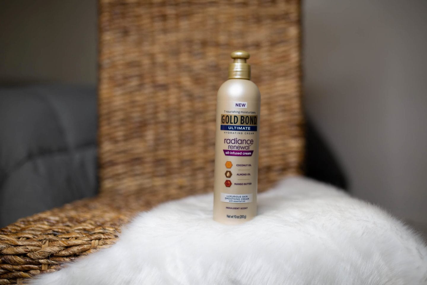 #bodycaretips After hearing so much about Gold Bond Ultimate, I gave the Radiance Renewal a try. I loved it so much that I brought the cream and lotion with me to Alaska. I wrote about the good, bad, and ugly in this blog post. Get the scoop! #moisturizer #moisturizerforoilyskin