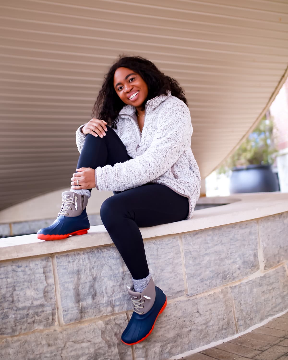 Effortless Sperry Duck Boots Outfit with Nordstrom Zella Leggings