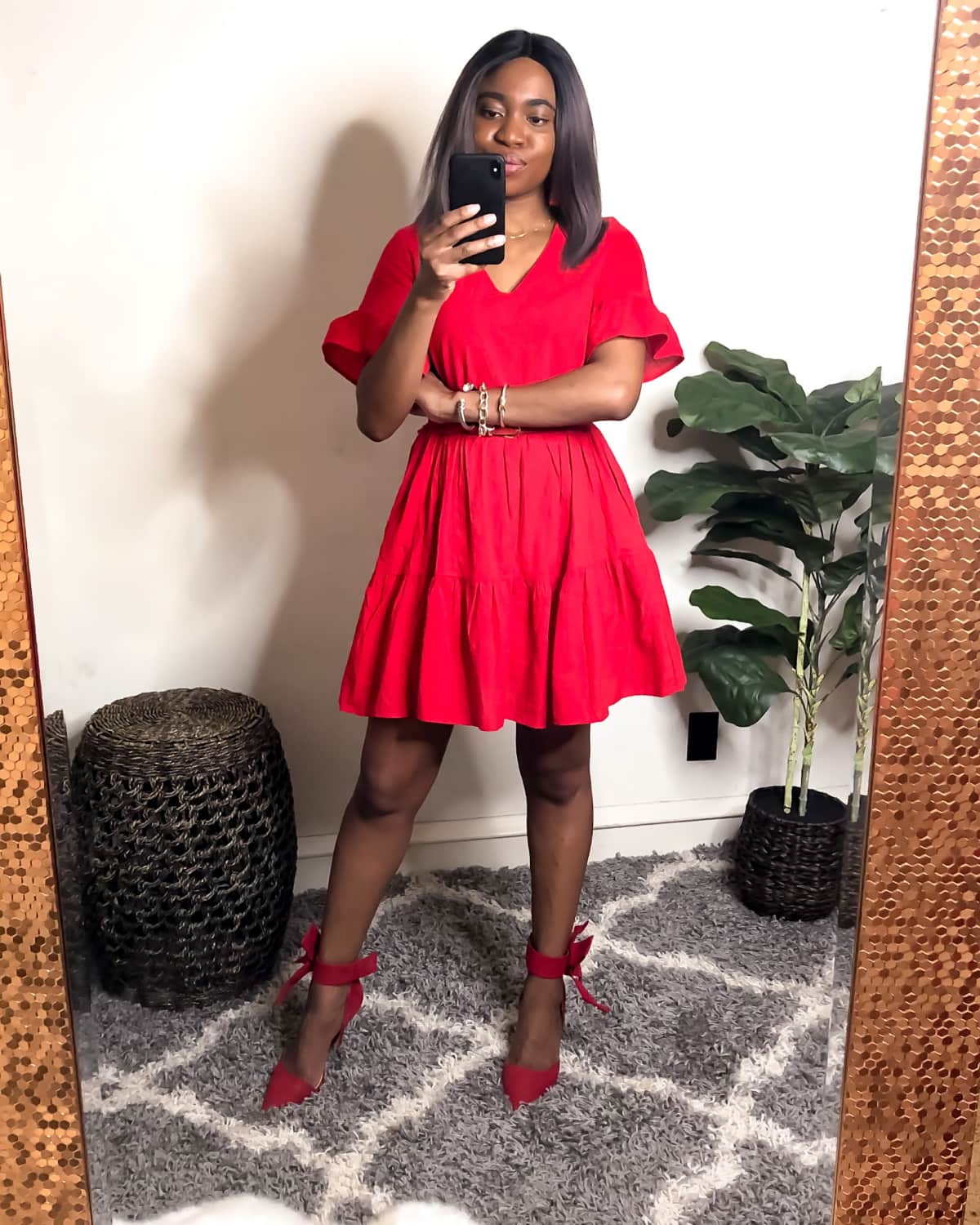 It’s no secret that a stunning red dress might be all you need to create a breathtaking, hard-to-ignore appearance during the day and even at night. Move over LBD! See 7 unique ways to rock this under $30 red shift dress