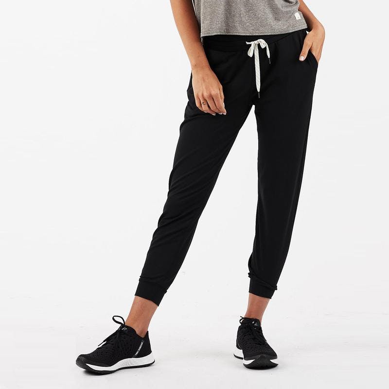 Vuori Performance Jogger - best gifts for fashion bloggers