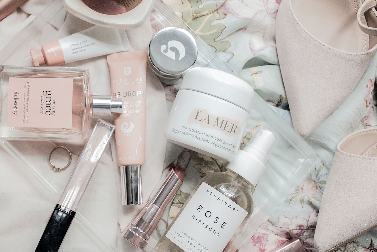 THREE exclusive La Mer skincare deals are included in the 2021 Nordstrom Anniversary Sale. Add these to cart ASAP!