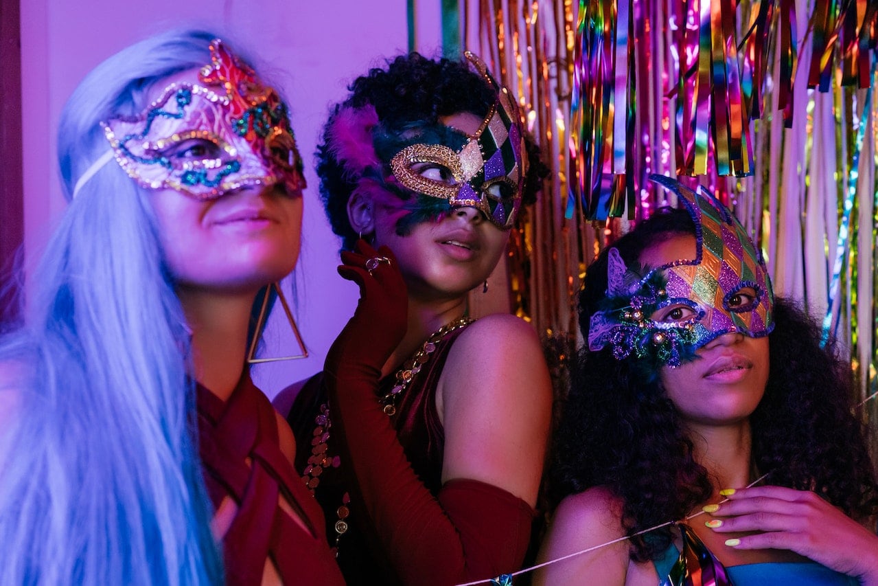 Masked ball sales outfit ideas