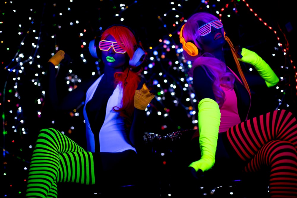 What to Wear to a Black Light Party: Clothes and Accessories