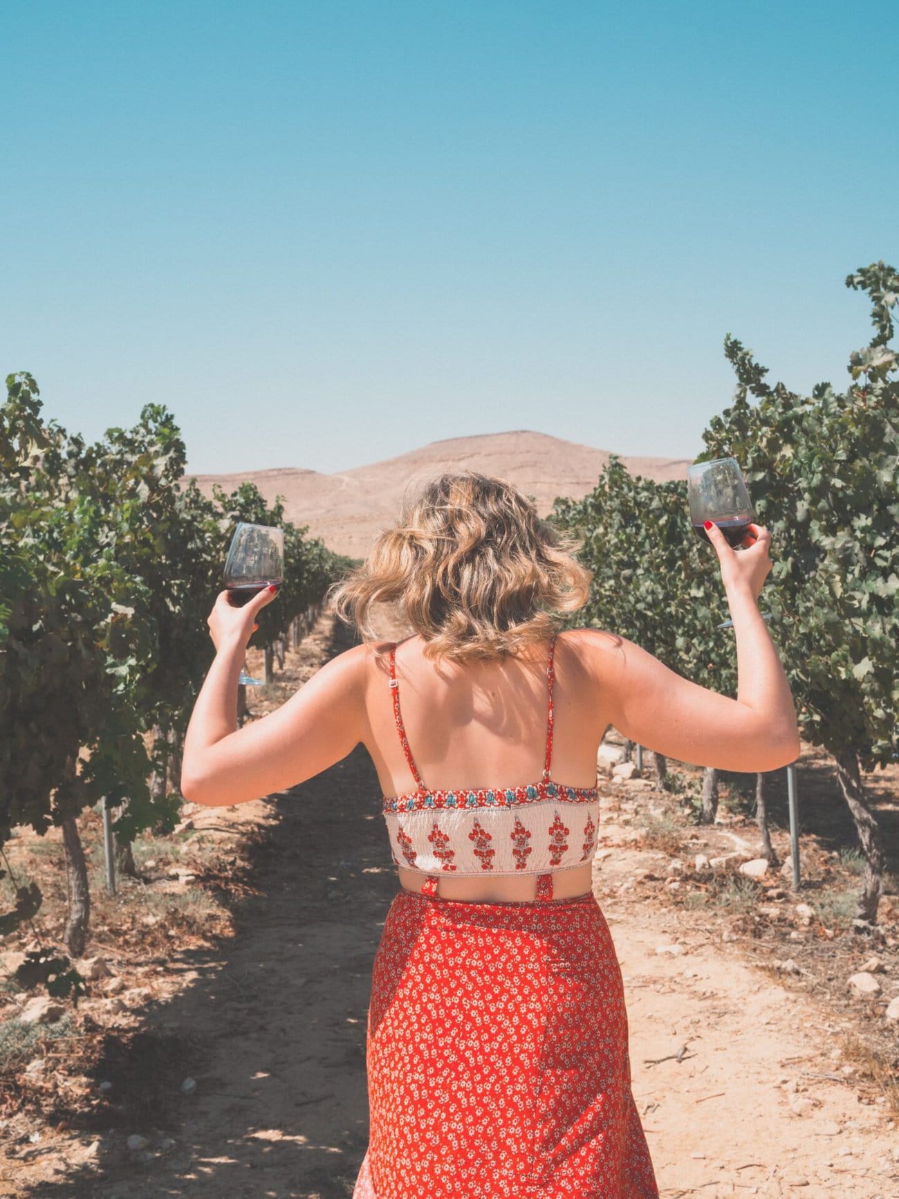 What to Wear to a Winery: 90+ Wine-Tasting Outfit Ideas