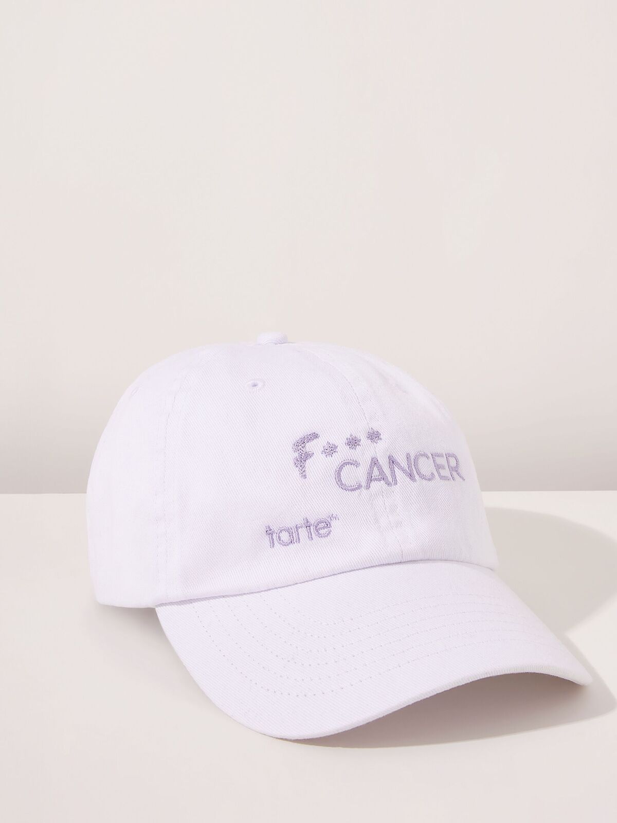 F Cancer hat tarte