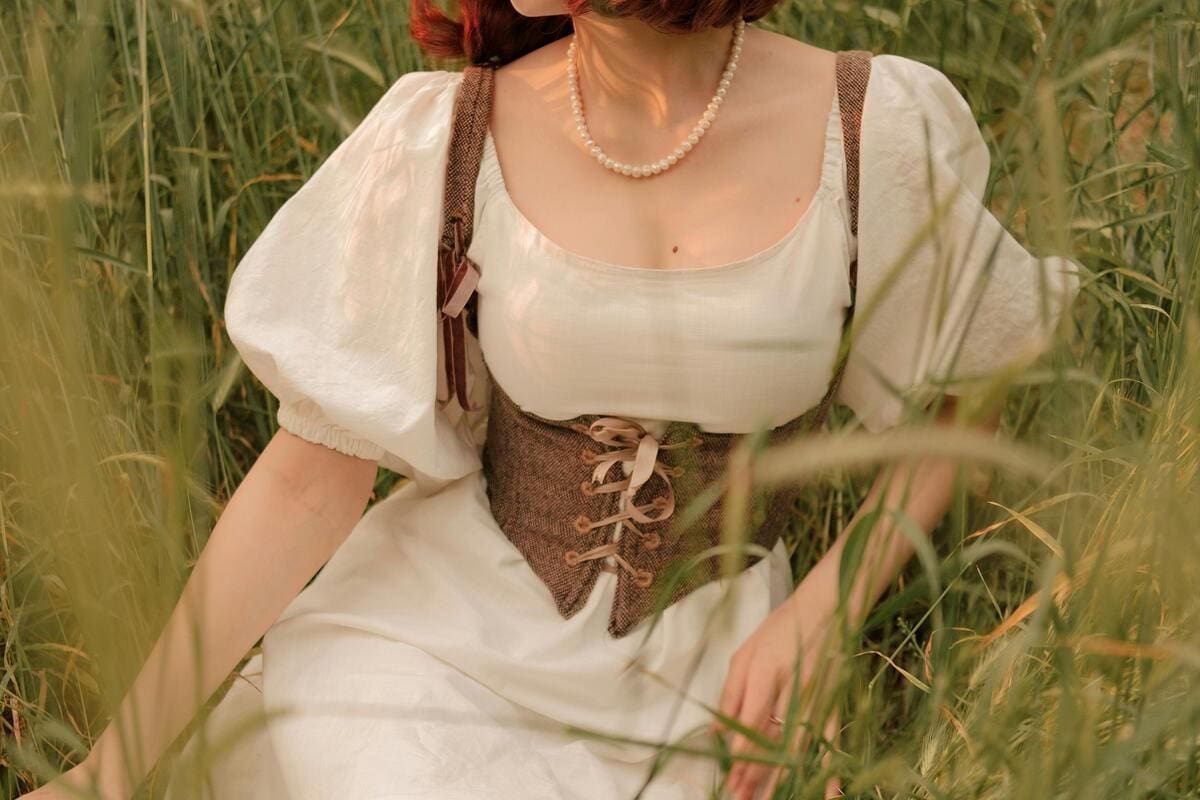 vintage styles making a comeback corset vest