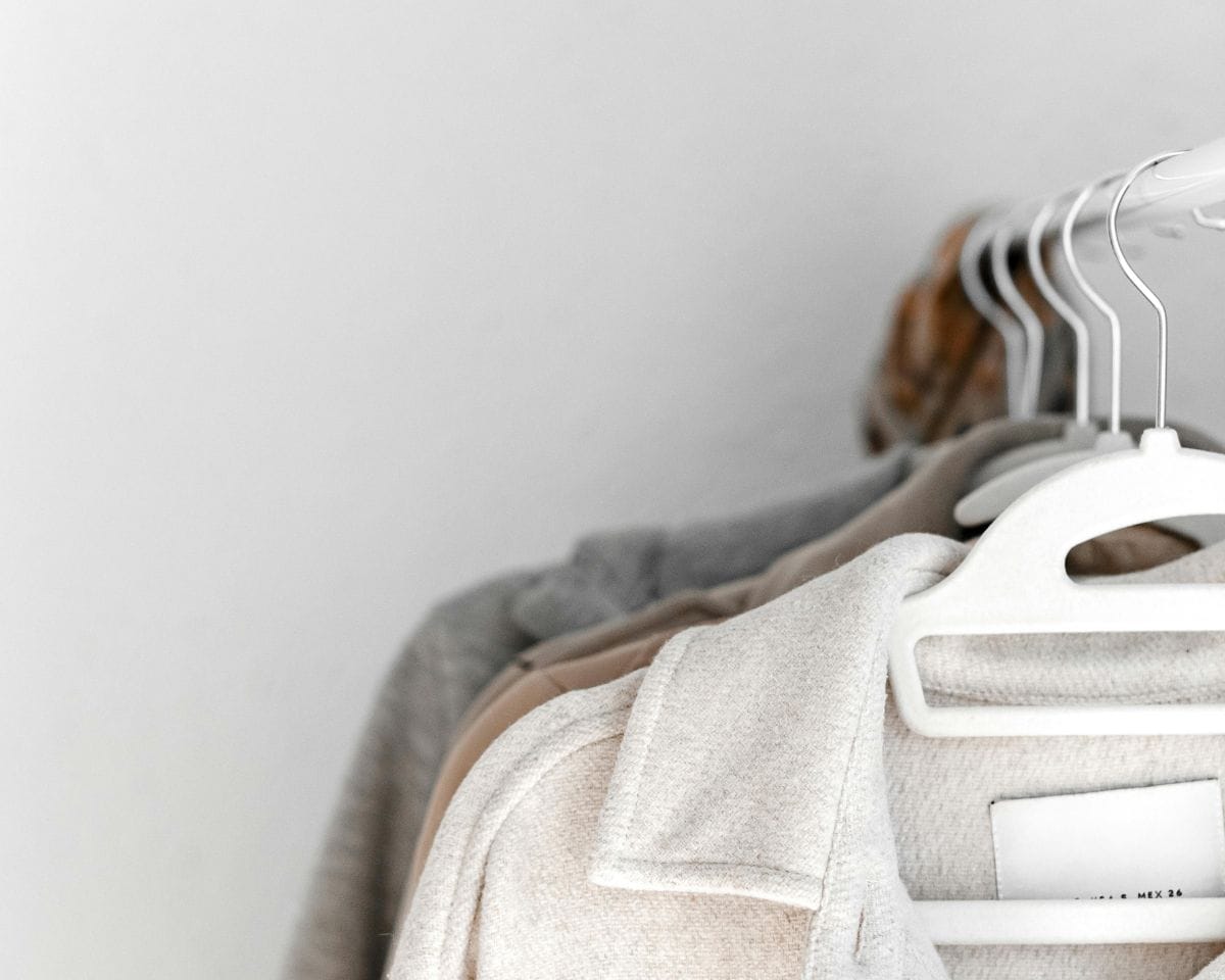 13 Tips to Organize Your Wardrobe and Rediscover Hidden Gems 7