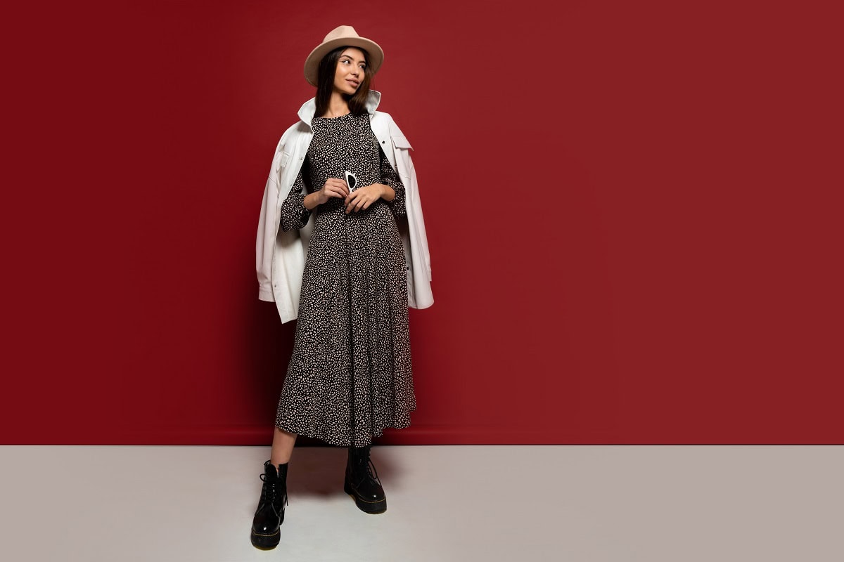 stylish woman in trendy hat and autumn white casu 2024 12 05 15 51 55 utc