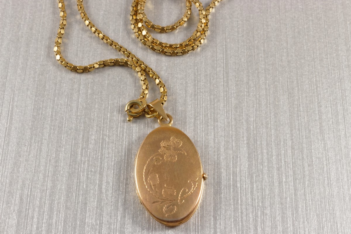Gold necklace
