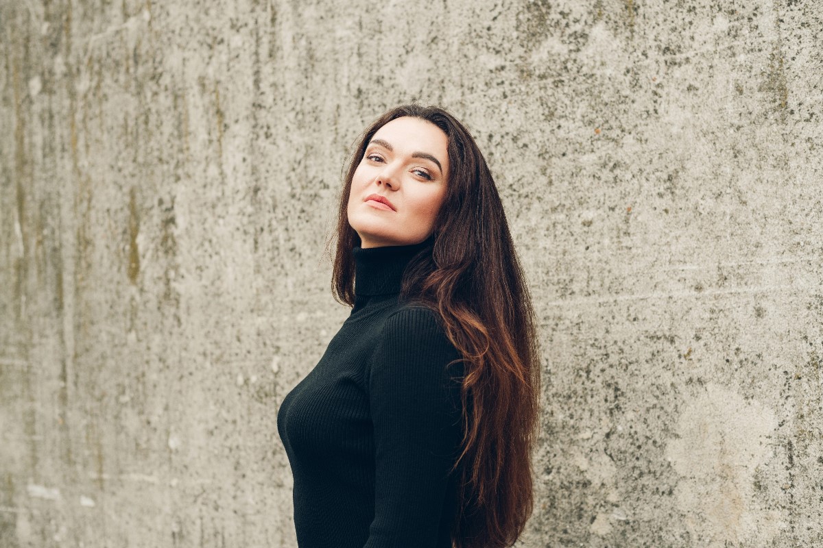 High neck top