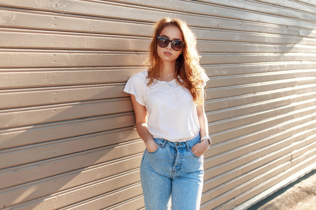 High waist pant with white blouse