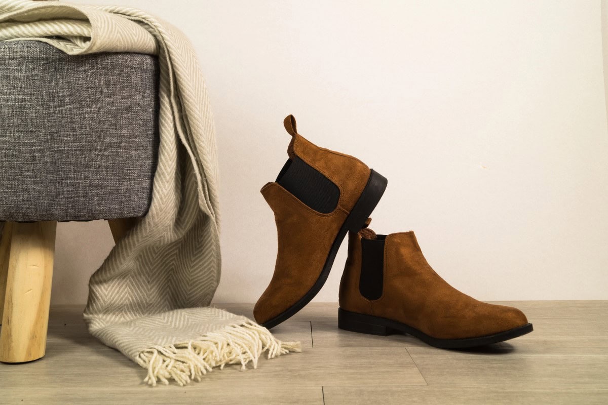 what shoes to wear with wide leg pants