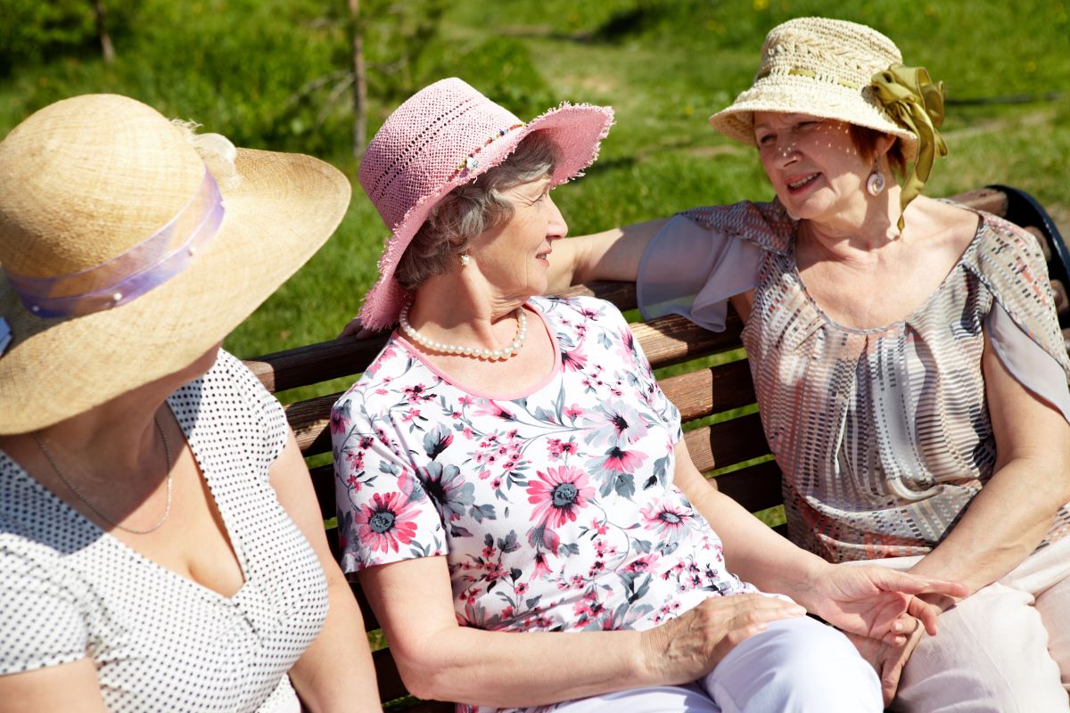 Elderly women talking togetherc
