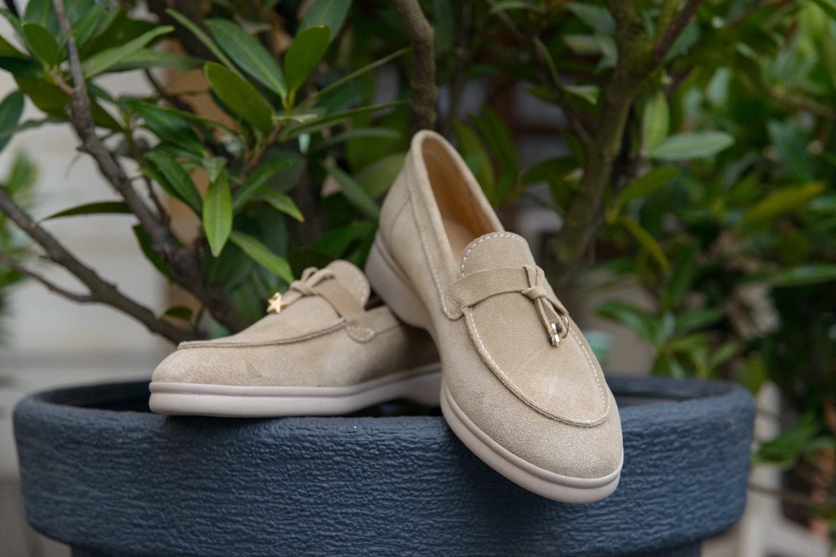 what shoes to wear with wide leg pants