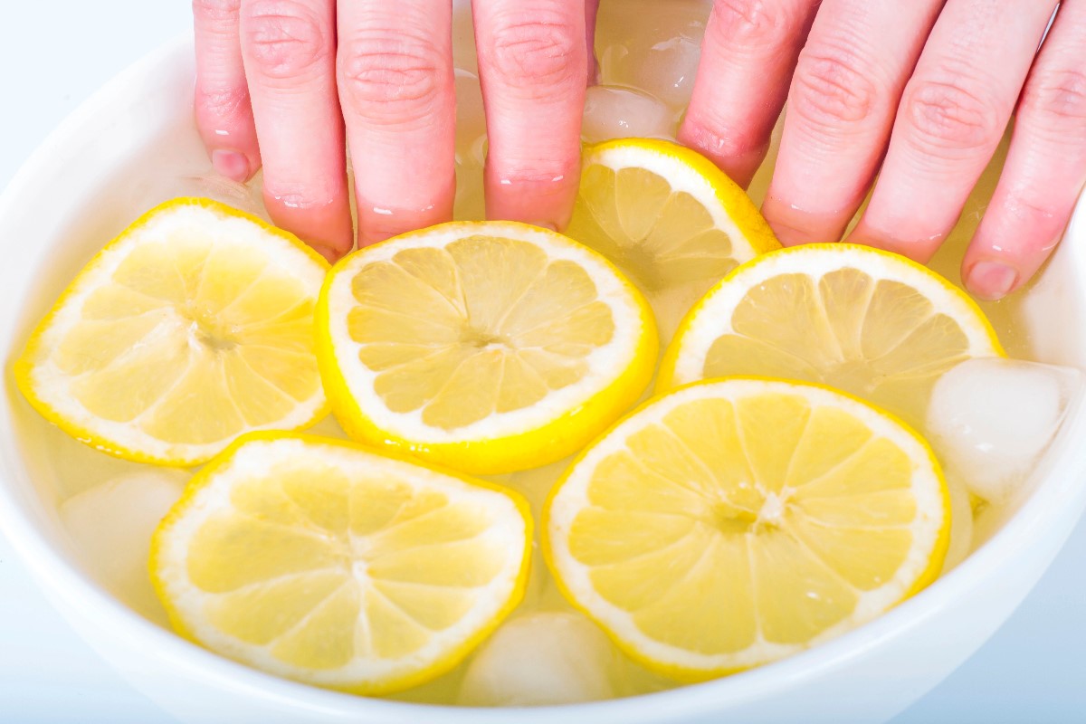 Soaked finger in lemon water