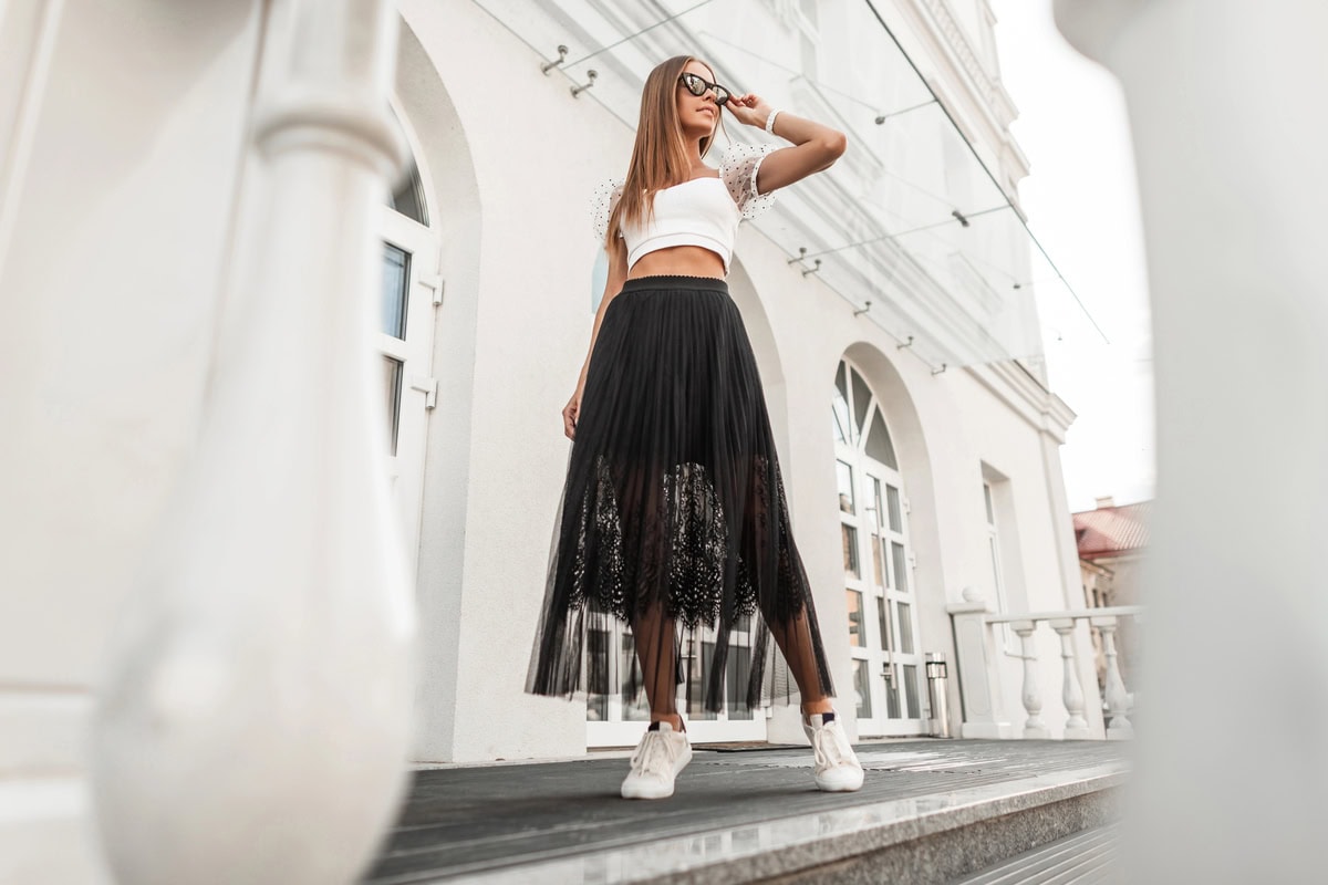 what to wear with flare leggings