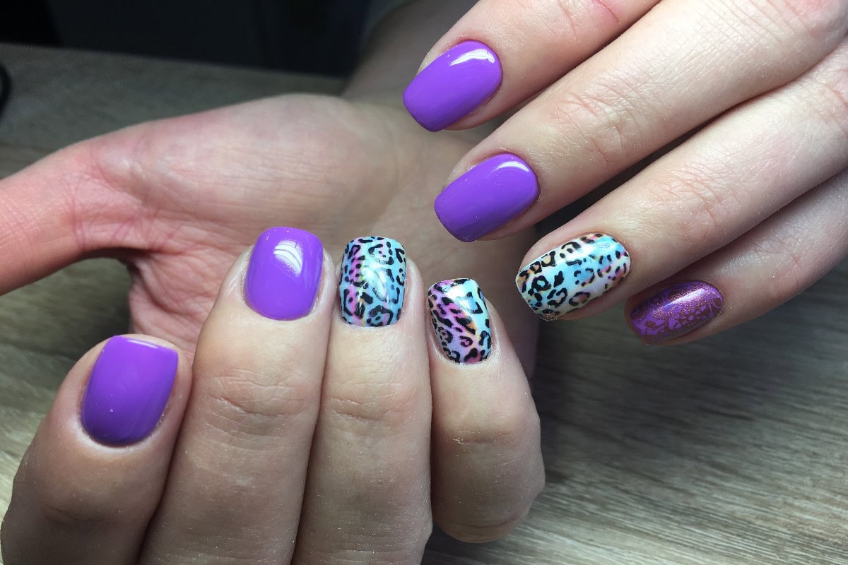 Leopard color nails