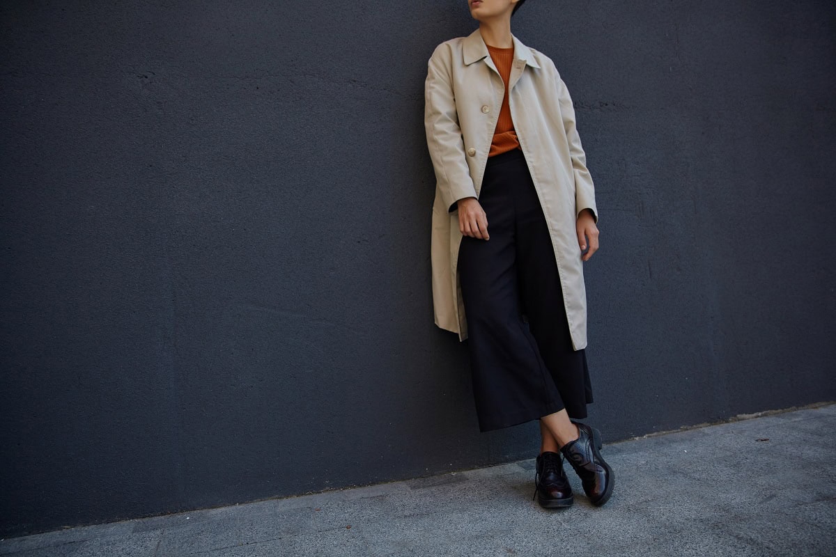 what to wear with baggy jeans