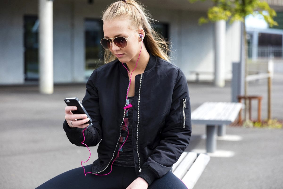what to wear with grey leggings