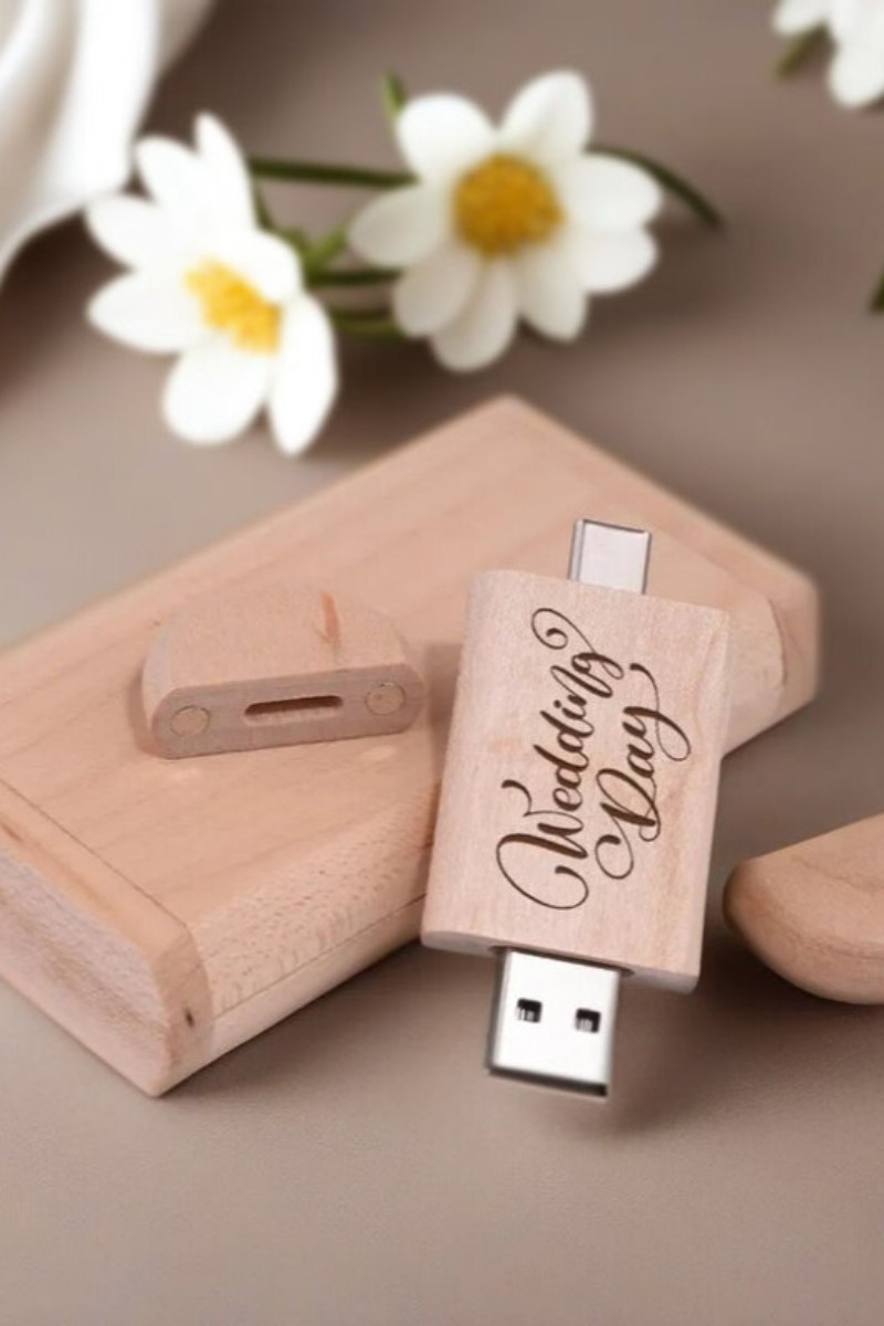Custom playlist on USB with treats