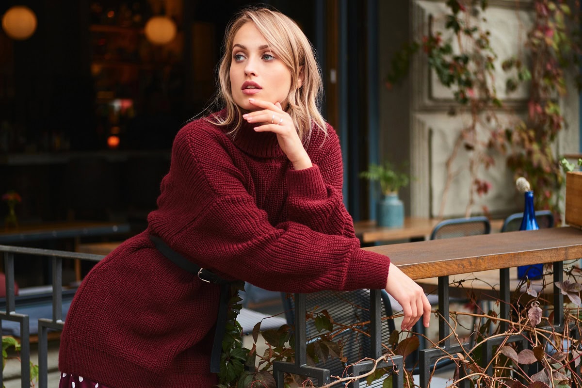 what to wear with flared jeans