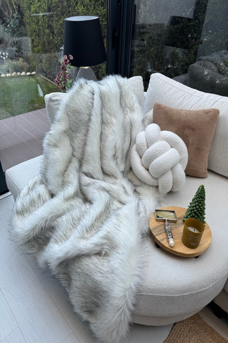 Faux Fur Throw Blanket