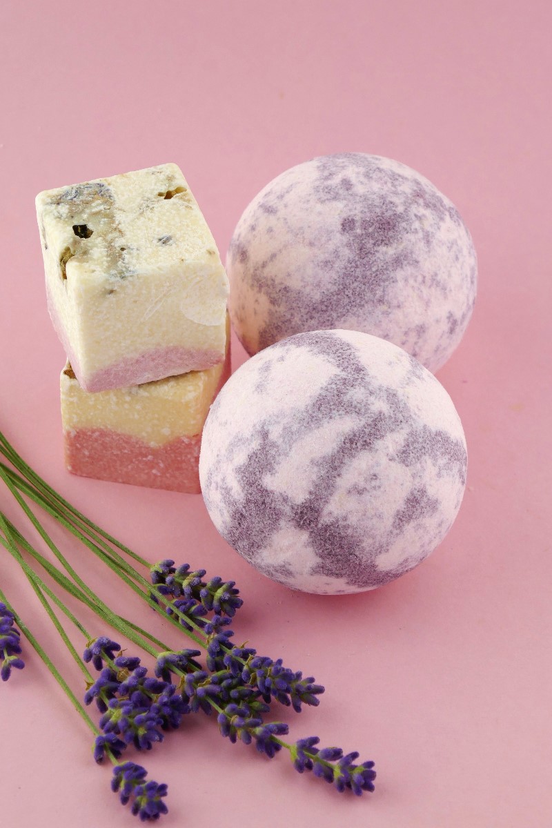 Festive bath bomb set