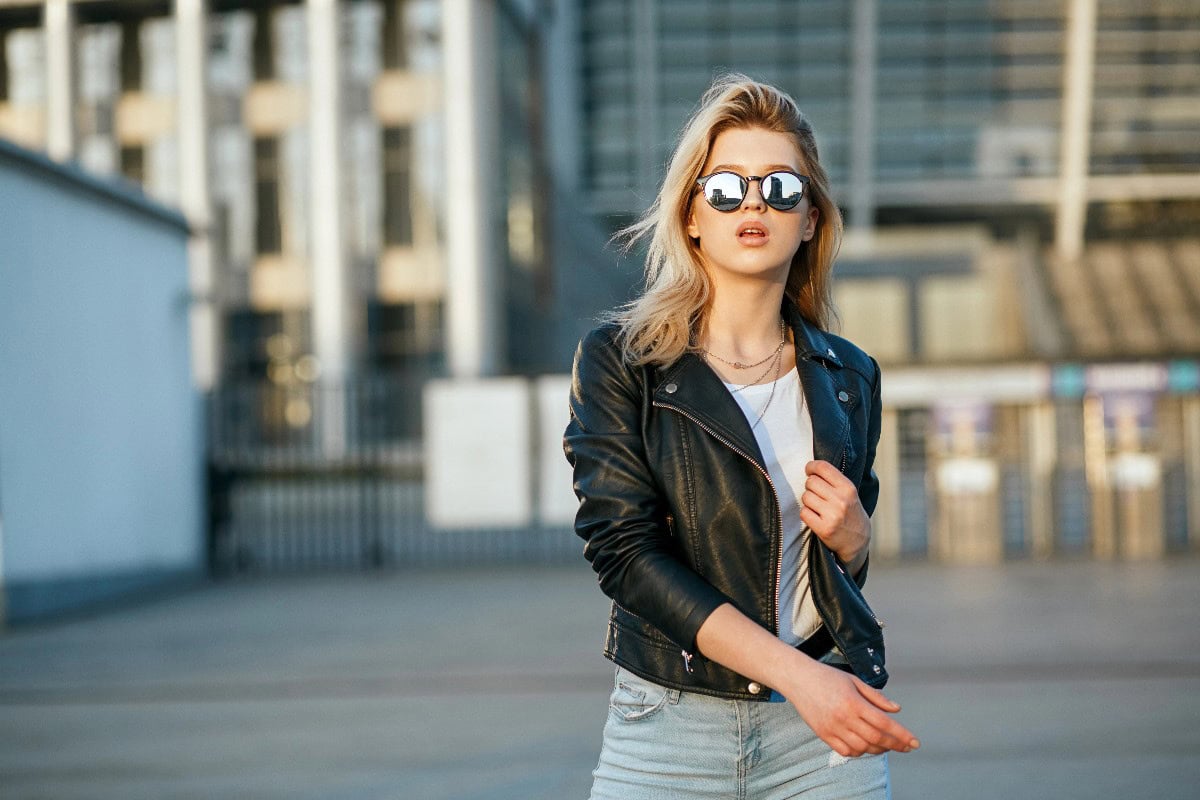 what to wear with grey leggings