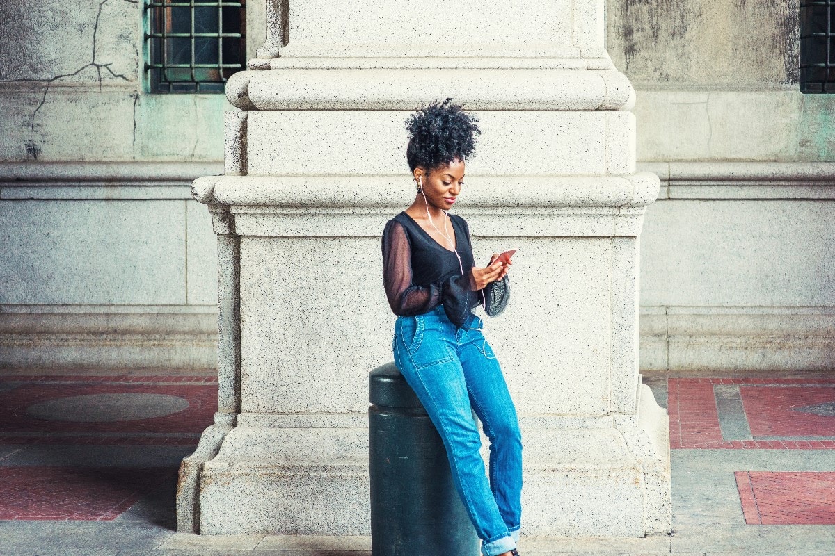 what to wear to a concert at night