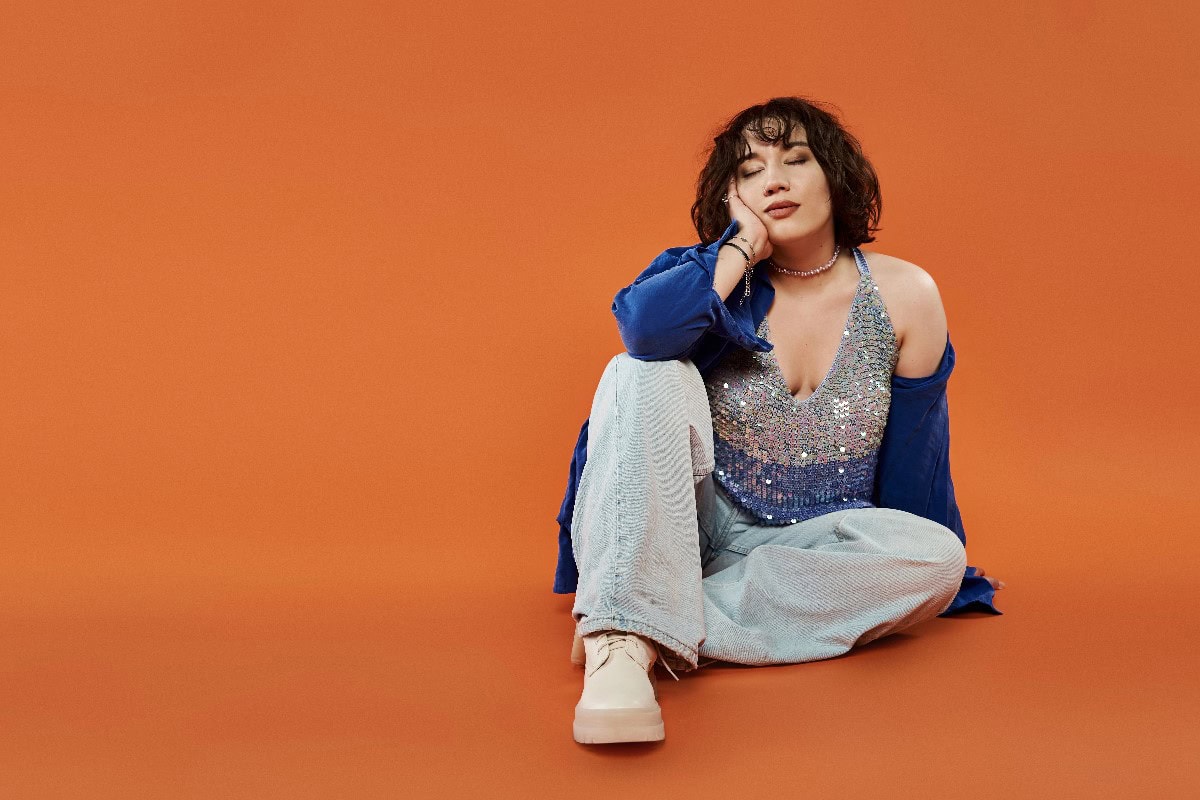 what to wear to a concert at night