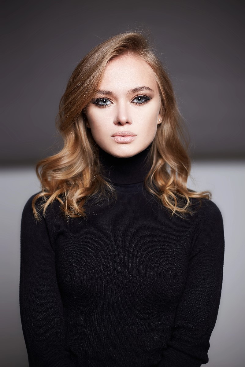 Turtleneck and Pleated Skirt2