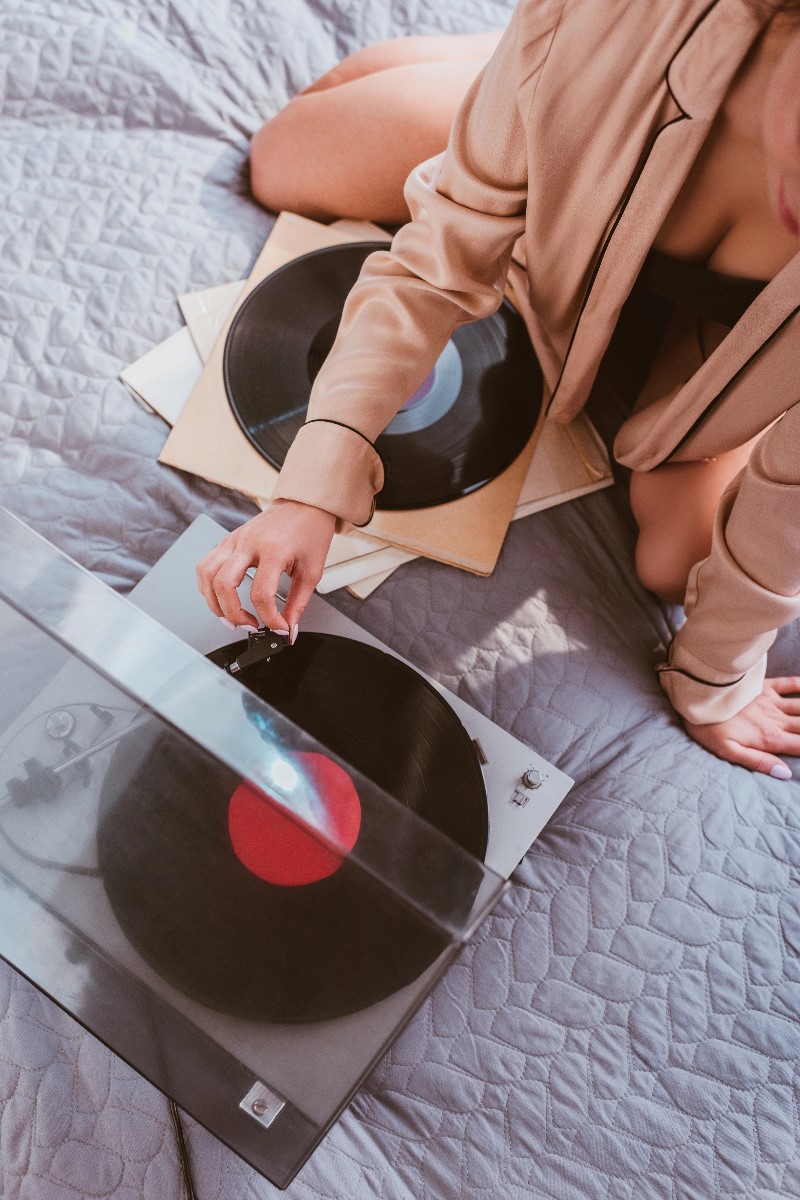 Vintage Style Record Player with Favorite Albums1